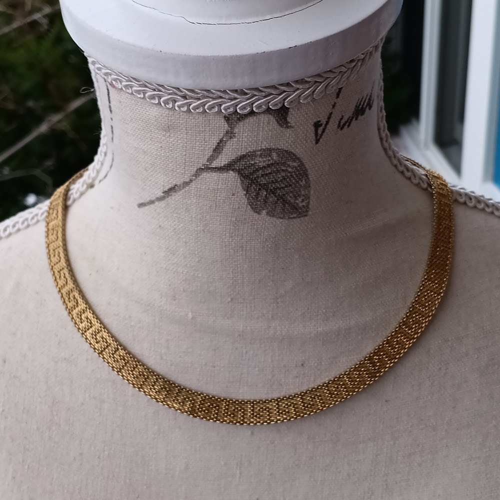 x Vintage Mesh Gold Plated Necklace w Greek key design